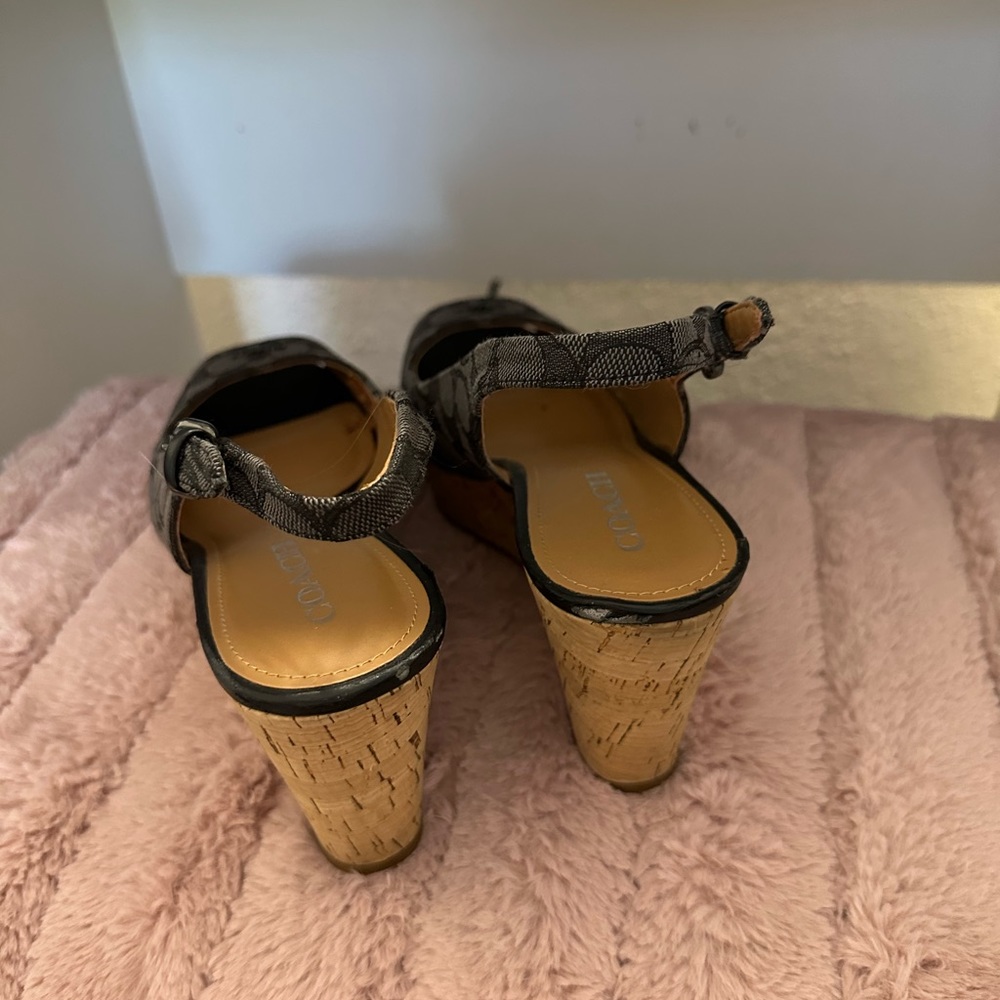 Coach shoes size 8 - Picture 3 of 4